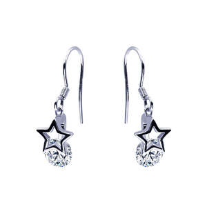 Pendientes de Estrella de Moissanita con Corte Brillante, Minimalistas y Elegantes, Chapados en Oro de 18k sobre Plata de Ley, de Tianyu Gems - Product Image 1