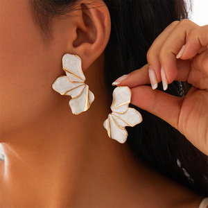 Boucles d'Oreilles Puces à Grosses Fleurs Multicolores pour Femme, Accessoires Quotidiens Tendance pour Dames, Bijoux de Mode 2024, Cadeau pour Fille - Product Image 2