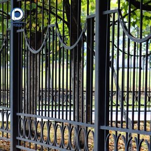 Ringhiera in Ferro Battuto PremierRail con Collare Decorativo Integrato per Scale - Product Image 4