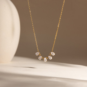 Collier en zircon en forme de larme, pendentif solitaire en acier inoxydable plaqué or 18 carats, bijoux pour femmes à porter tous les jours - Product Image 2