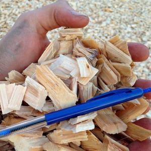 Astillas de madera blanda Premium ET BUSINESS LTD, tamaño uniforme, baja humedad, 2% de contenido de ceniza, origen oeste africano, para pulpa, jardinería y animales. - Product Image 3