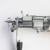 Pistolet de tuftage manuel électrique Qtools Cpointbox Duo deux-en-un pour tapis et moquettes, machine à tuftage à boucles, vert avec composant moteur central
