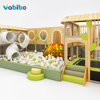 Équipement de terrain de jeux intérieur commercial sur le thème Princesse/Fantasy, piscine à balles, toboggans tubulaires, mur d'escalade, trampoline pour centres commerciaux