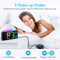 Réveil LED RGB avec veilleuse et lumière d'ambiance, 2 alarmes avec vibreur, horloge numérique avec veilleuse, alimentation USB