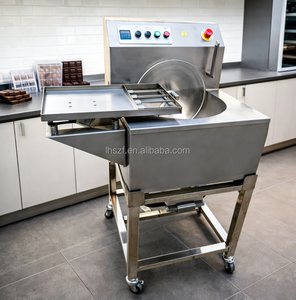 Nouvelle machine portable électrique mini 8 kg pour la fabrication, le trempage, le tempérage et l'enrobage <span class=keywords><strong>de</strong></span> barres <span class=keywords><strong>de</strong></span> <span class=keywords><strong>chocolat</strong></span> avec roue <span class=keywords><strong>de</strong></span> fusion - Product Image 4