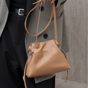Sac bandoulière en cuir de vachette à cordon unique, tendance et polyvalent, nouvelle collection été 2026, style <span class=keywords><strong>flamenco</strong></span>, sac porte-bonheur, best-seller pour <span class=keywords><strong>le</strong></span> commerce international - Product Image 3