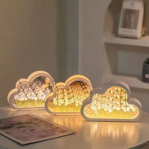 Lampe de nuit en forme de tulipe miniature LED faite à la main avec un design moderne pour la chambre à coucher, cadeau de la Saint-Valentin - Product Image 4