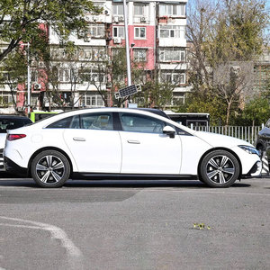 Mercedes-EQE Sedán Eléctrico de Lujo, Automático, Interior Oscuro, Nuevo, Volante a la Izquierda, con Techo Panorámico, en Venta - Product Image 4