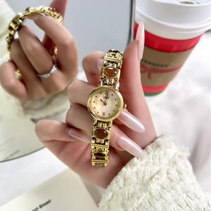 Reloj de pulsera para mujer con piedras de colores estilo retro europeo y americano, diseño único y exótico. - Product Image 2