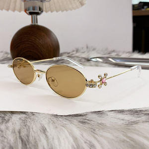 Gafas de sol ovaladas de moda UV400 con montura metálica y pedrería para mujer, protección solar - Product Image 3