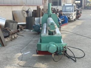 <span class=keywords><strong>Machine</strong></span> à rouler les tôles métalliques hydrauliques à 3 rouleaux <span class=keywords><strong>Machine</strong></span> à cintrer les tôles d'acier - Product Image 5