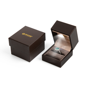 Caja de Joyería Rectangular de Lujo con Luz LED Personalizada de Alta Gama Zebo, Caja para Anillos y Colgantes de Cuero PU Negro con Logotipo - Product Image 3