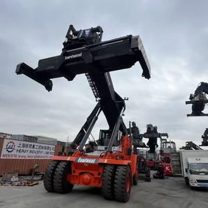 รถยกตู้คอนเทนเนอร์มือสองยอดนิยม 45 ตัน ยี่ห้อ Kalmar Fantuzzi รุ่น CS45KM เครื่องยกเหล็กสำหรับงานหนัก - Product Image 2
