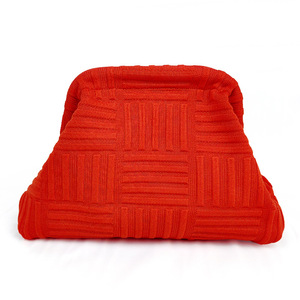 Vielseitige <span class=keywords><strong>Damen</strong></span>-Tragetasche Modische Häkeltaschen Beliebte Gestreifte Wolken-Strick-Kosmetiktasche für Strand Arbeit Reise - Product Image 6