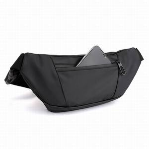 Sac banane de sport en nylon imperméable avec logo personnalisé, fermeture éclair antivol, pour activités de plein air et course à pied - Product Image 4