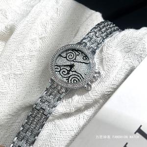 Reloj de lujo Starry Sky para mujer Diseño de nube retro con reloj de cuarzo de banda de acero inoxidable creativo avanzado - Product Image 5