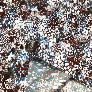 Stock <span class=keywords><strong>pas</strong></span> <span class=keywords><strong>cher</strong></span> vente bonne qualité 210T Polyester taffetas 54GSM peau de serpent imprimé doublure tissu pour costume et manteau - Product Image 6