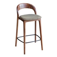 Tabouret de bar haut en bois massif de noyer noir, style artisanal moderne et épuré, pour cuisine et comptoir de bar
