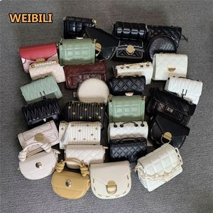 NUEVO WEIBILI 2023 Nueva marca Bolso de hombro Ropa usada Paquete mixto Precio al por mayor Bolsas usadas de <span class=keywords><strong>segunda</strong></span> <span class=keywords><strong>mano</strong></span> para mujeres - Product Image 1