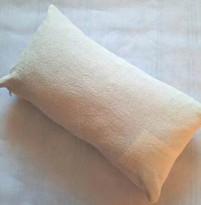 Fournisseur de coussins brodés faits main sur mesure, cadeaux de luxe, coussin brodé et capitonné pour Noël - Product Image 3