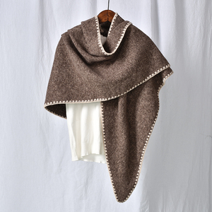 Scialle da donna con Cardigan aperto a triangolo in Cashmere come Poncho mantella per l'autunno inverno - Product Image 6