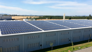 Structure de support complète pour panneaux solaires avec revêtement anti-corrosion, idéale pour les climats chauds et arides du Moyen-Orient - Product Image 4