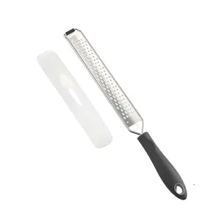 Durable Rust-Proof Kitchen Vegetable Grater Manual Metal Lemon Zester Grater With Handle