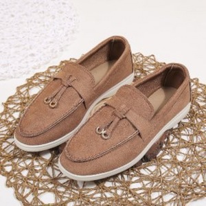 Mocassins à enfiler en toile respirante <span class=keywords><strong>de</strong></span> haute qualité avec pompons pour femmes, style européen-américain, nouvelle collection 2024, grandes tailles 43 et petites tailles - Product Image 4