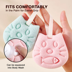 Esponja de Baño con Diseño de Cara de Gato en Rosa, Naranja y Verde Menta con Diseño de Pez para Exfoliar y Limpiar la Piel - Product Image 2