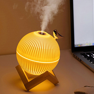 Noel hediyesi Portable taşınabilir Mini Led ışık nemlendirici 330ml odası LED gece lambası hava spreyi nemlendirici ahşap standı tabanı ile - Product Image 2