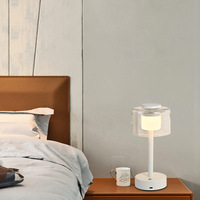 Marché de gros Nouvelle mode Lampe rechargeable en acrylique cristallin Abat-jour en métal Lampes de table pour restaurant Chambre à coucher Salle de lecture