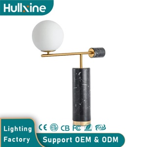 Lampe de table moderne de luxe Hullxine, abat-jour en verre, base en marbre, pour salon ou chambre à coucher - Product Image 1