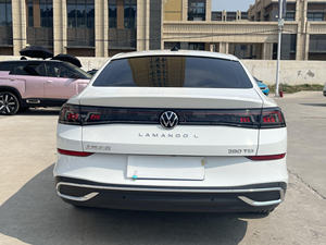 Voiture à essence Volkswagen Lamando d'occasion, 5 portes, 5 places, édition spéciale, berline familiale puissante - Product Image 5