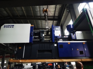 Tự động <span class=keywords><strong>Robot</strong></span> nhựa dao kéo máy ép phun cho PP PS PLA dùng một lần muỗng nĩa dao - Product Image 2
