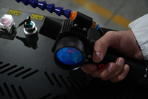 High Energy Stable Output Pulsed <b>Laser</b> <b>Cleaning</b> <b>Machine</b> for Marine Equipment Corrosion <b>Cleaning</b> - Product Image 4