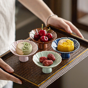 Mini Lotus <b>Petal</b> Stemmed Plate Porcelain Fruit Platter Simple Style Party Use - Product Image 4