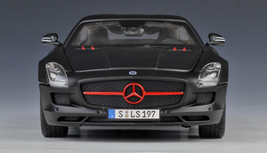 Maisto من maredes-<span class=keywords><strong>Benz</strong></span> <span class=keywords><strong>SLS</strong></span> AMG محاكاة السيارات الرياضية سبيكة نموذج سيارة الانتهاء من جمع الهدايا - Product Image 4