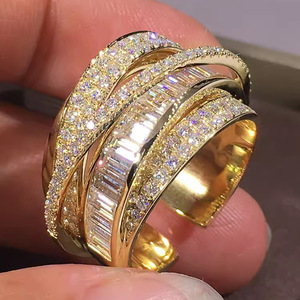 Anello con Diamante Taglio Baguette per Donne, Elegante Stile Matrimoniale, Tono Oro Massiccio, Gioiello di Lusso, Anello per Uso Quotidiano - Product Image 2