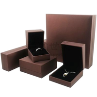Boîte à bijoux en papier rigide mat personnalisée avec logo, écologique, avec insert en velours de luxe pour bague, boucles d'oreilles, collier, cadeau de mariage