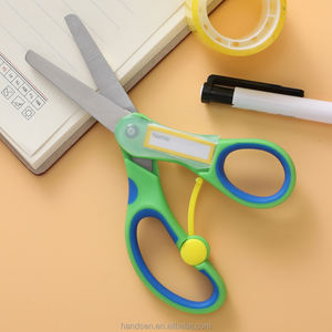 <span class=keywords><strong>Ciseaux</strong></span> de sécurité pour enfants de <span class=keywords><strong>maternelle</strong></span> Unique 5.25 "poignée souple avec carte nominative et <span class=keywords><strong>ciseaux</strong></span> d'étudiant de printemps SC5380 - Product Image 6