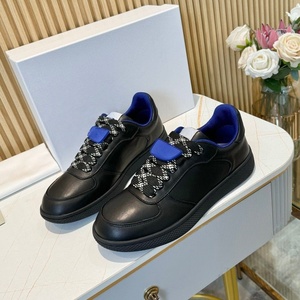 Chaussures de sport de luxe pour hommes en cuir véritable noir, style minimaliste, plateforme, pour la course à pied, vente en gros - Product Image 5