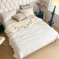 Offre Spéciale 100% Polyester King Sherpa flanelle jeter tissé Double couche moelleux couverture couleur unie épais hiver literie pour la maison