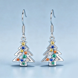 Boucles d'oreilles colorées en forme d'arbre de Noël pour femmes, style féerique festif, boucles d'oreilles cadeau pour fête de Noël - Product Image 2