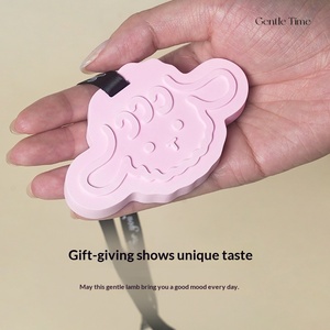 Pendentif d'aromathérapie solide Eau de Parfum au parfum d'agneau, senteur longue durée pour armoire, voiture, usage intérieur - Échantillon de luxe - Product Image 1