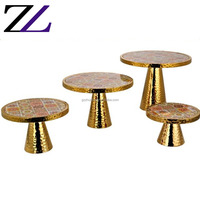 Support à gâteau rond en acier inoxydable martelé avec piédestal, noir et or, réutilisable pour la présentation de desserts, idéal pour les décorations de mariage
