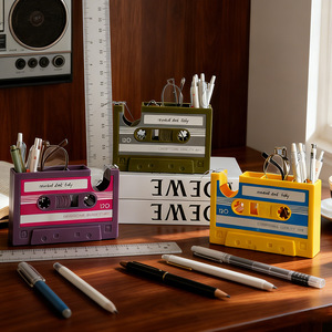Portalápices Retro con Diseño de Cinta <span class=keywords><strong>Cassette</strong></span>, Soporte para Bobina de Cinta, Cortador de Cinta, Organizador Multifuncional para Oficina, Caja de Almacenamiento para Escritorio - Product Image 1