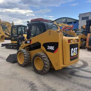 Chargeuse sur pneus Caterpillar 246C d'occasion, diesel, jaune, haute efficacité opérationnelle - Product Image 2