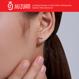 Boucles d'oreilles clous romantiques en moissanite cœur ouvert avec micro-pavé demi-<span class=keywords><strong>bordure</strong></span> en argent S925 – Cadeau intemporel, bijoux étincelants - Product Image 2