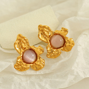 Pendientes con forma de flor en oro con incrustaciones de ojo de gato, joyería para fiestas EH653 - Product Image 3