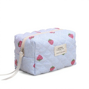 Ensemble coréen en polyester matelassé rose imprimé fraises, grande capacité, écologique, multifonctionnel, pour jouets - Product Image 3
